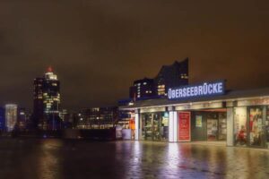 Hamburg Hafen  Überseebrücke